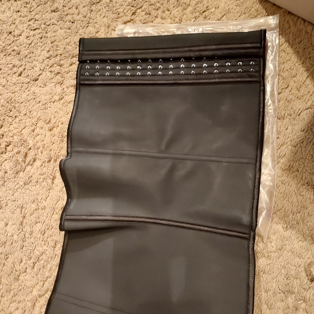 Women waiste trainer